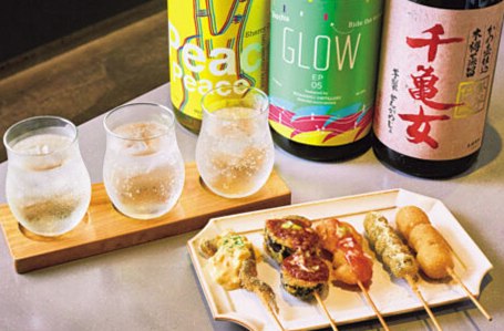 新橋直結で焼酎の世界へ。フルーティな芋焼酎の飲み比べセットと創作串揚げに魅了される