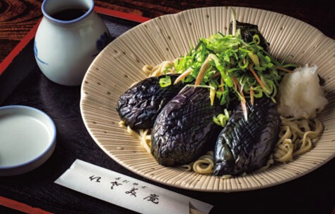 「普通に、淡々と」が口癖の店主が営む大森の蕎麦店。老舗名店で修業した腕は食べれば明快